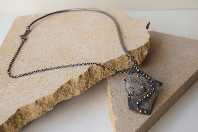 Collier Quartz Actinolite & Diopside
